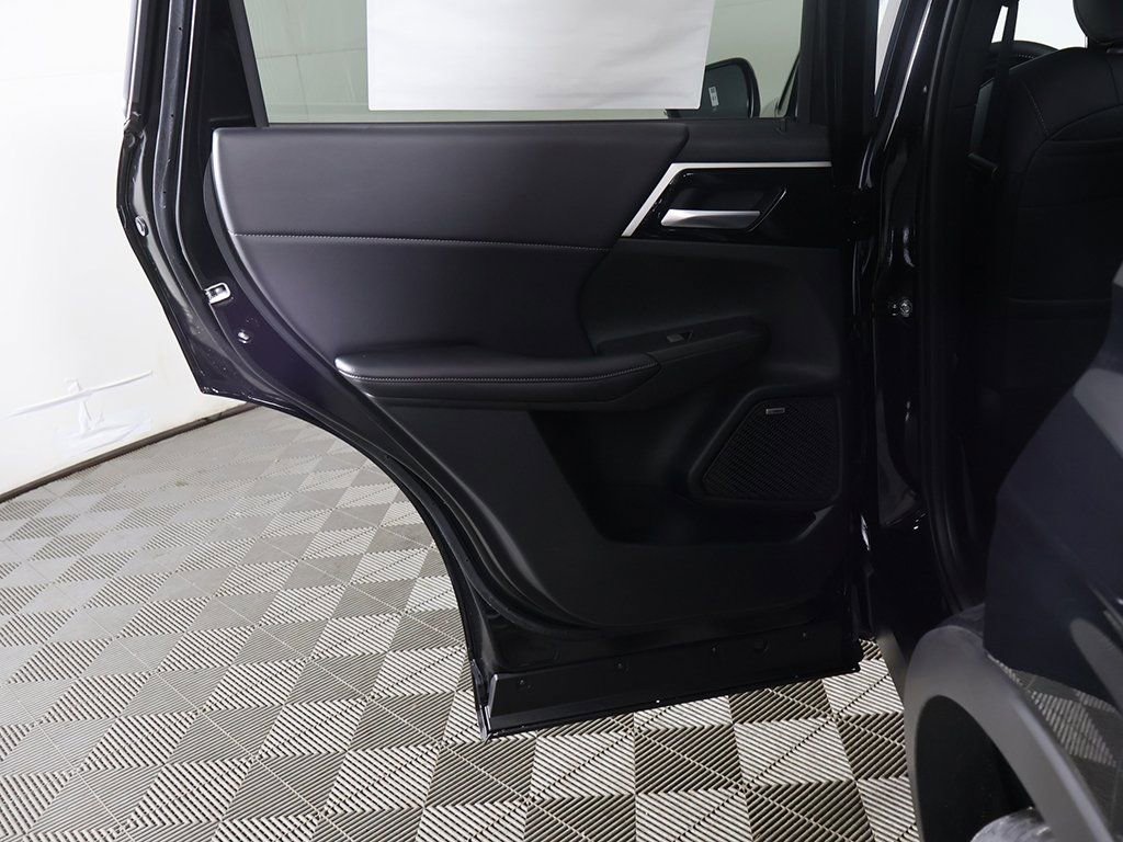 New 2026 Mitsubishi Outlander SE FWD image 24