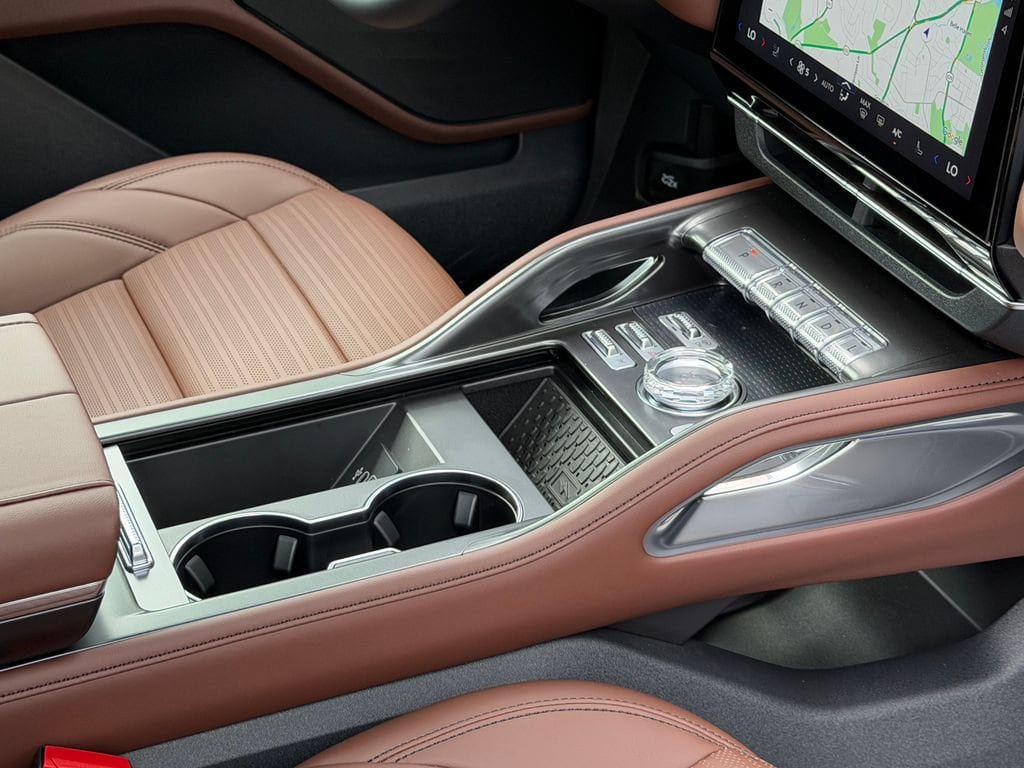 New 2026 Lincoln Nautilus Reserve w/ Jet Appearance Package AWD/4WD image 17