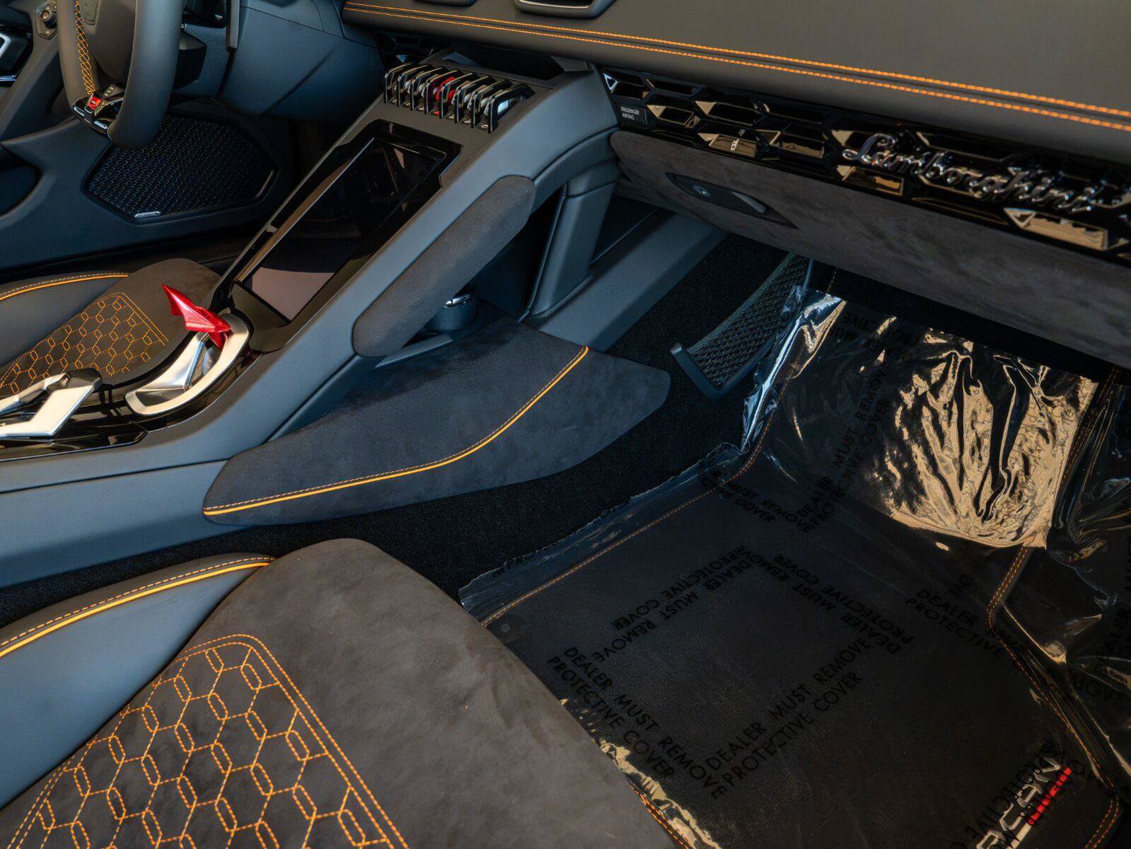Used 2023 Lamborghini Huracan EVO RWD image 65