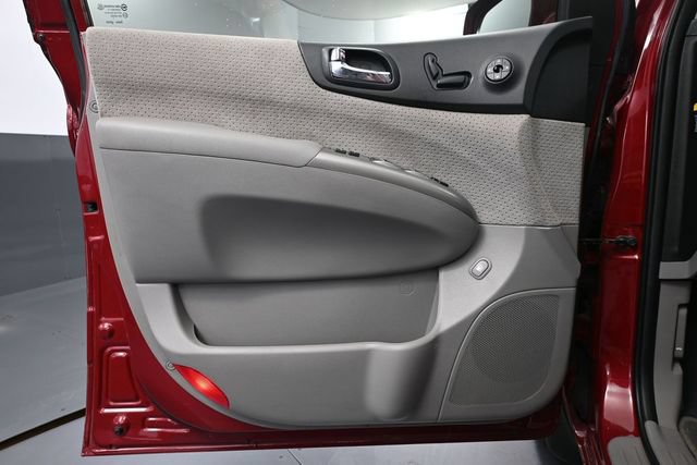 Used 2008 Hyundai Entourage GLS FWD image 16