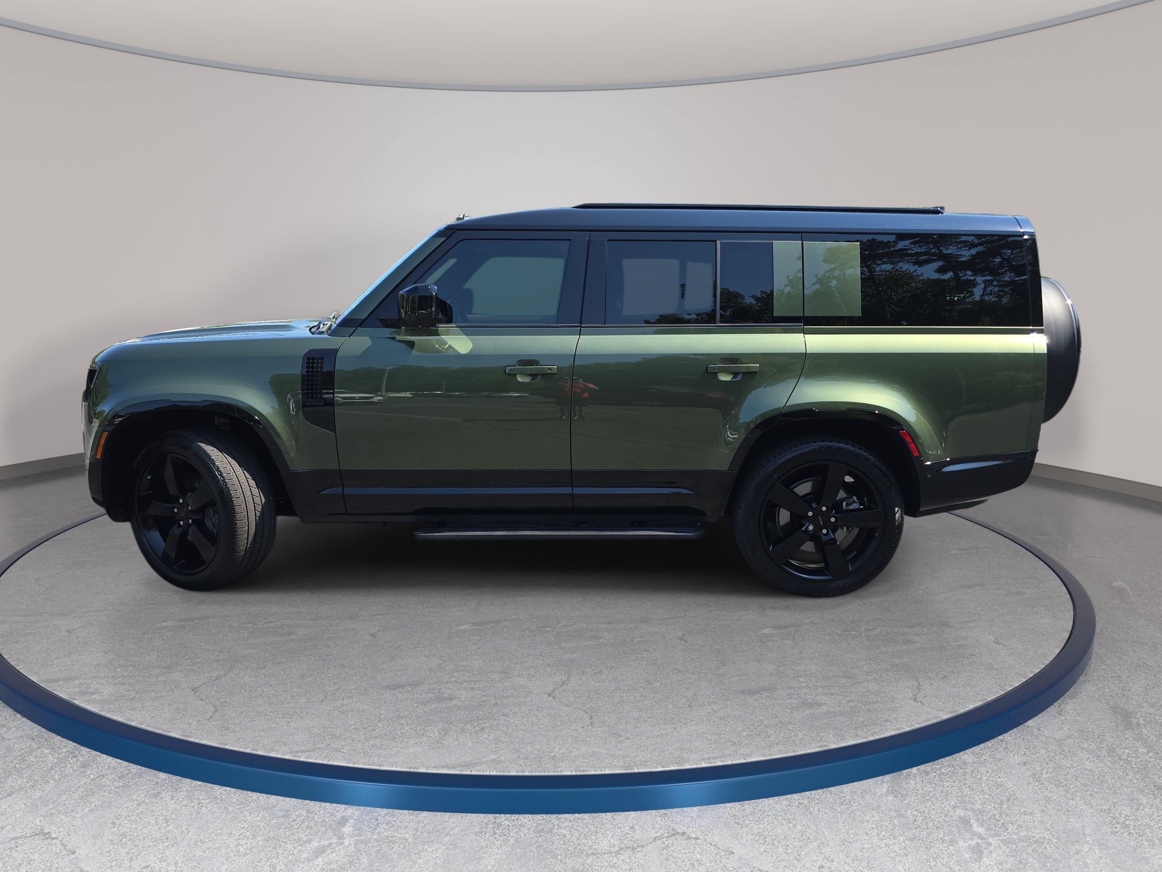 Certified 2026 Land Rover Defender 130 X-Dynamic SE AWD/4WD image 8