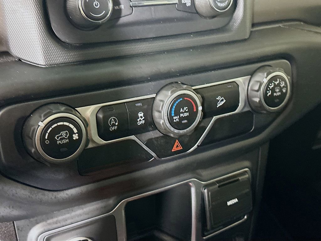 Used 2018 Jeep Wrangler Sport image 21