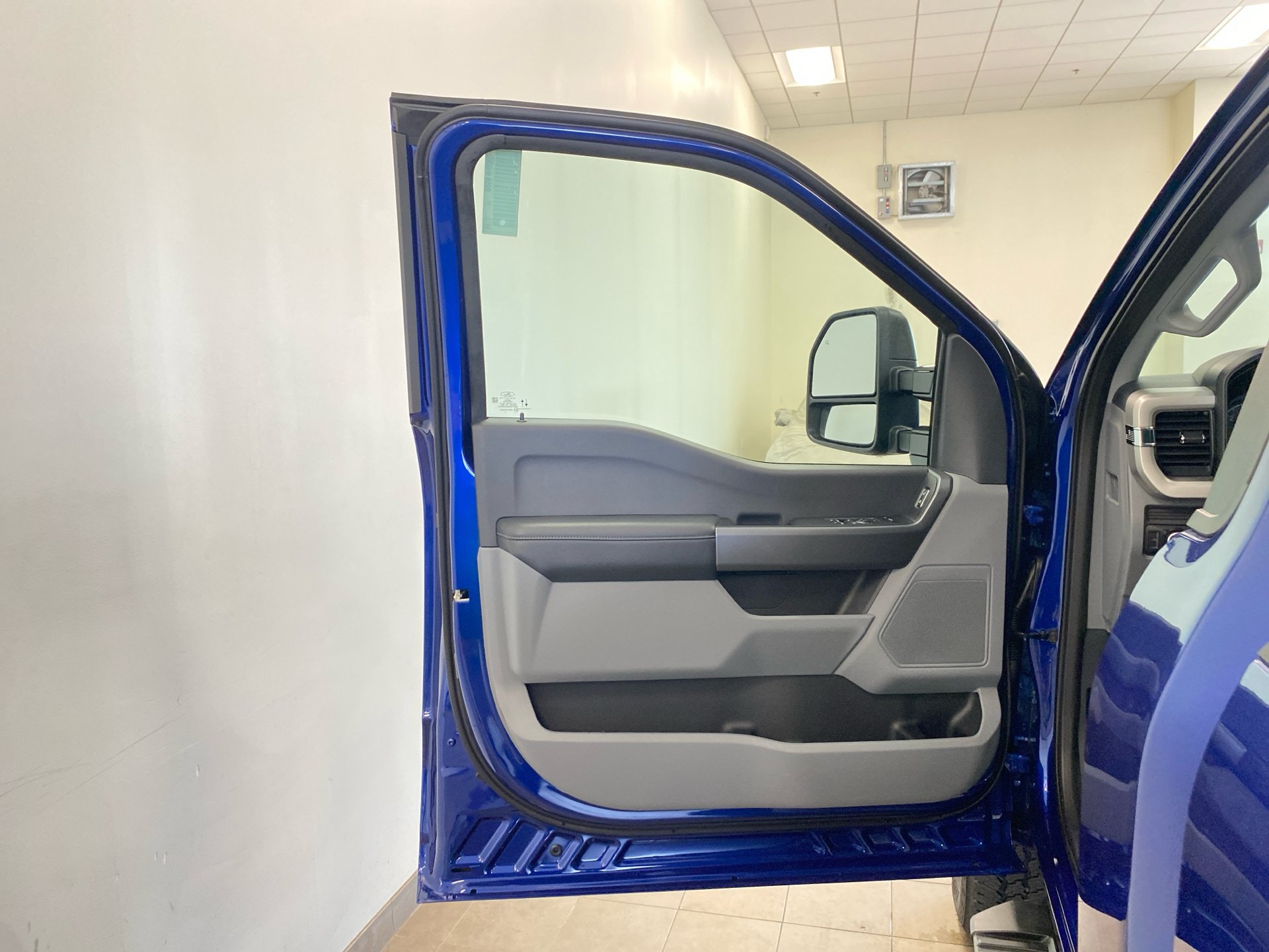 New 2026 Ford F350 XLT w/ FX4 Off-Road Package AWD/4WD image 9