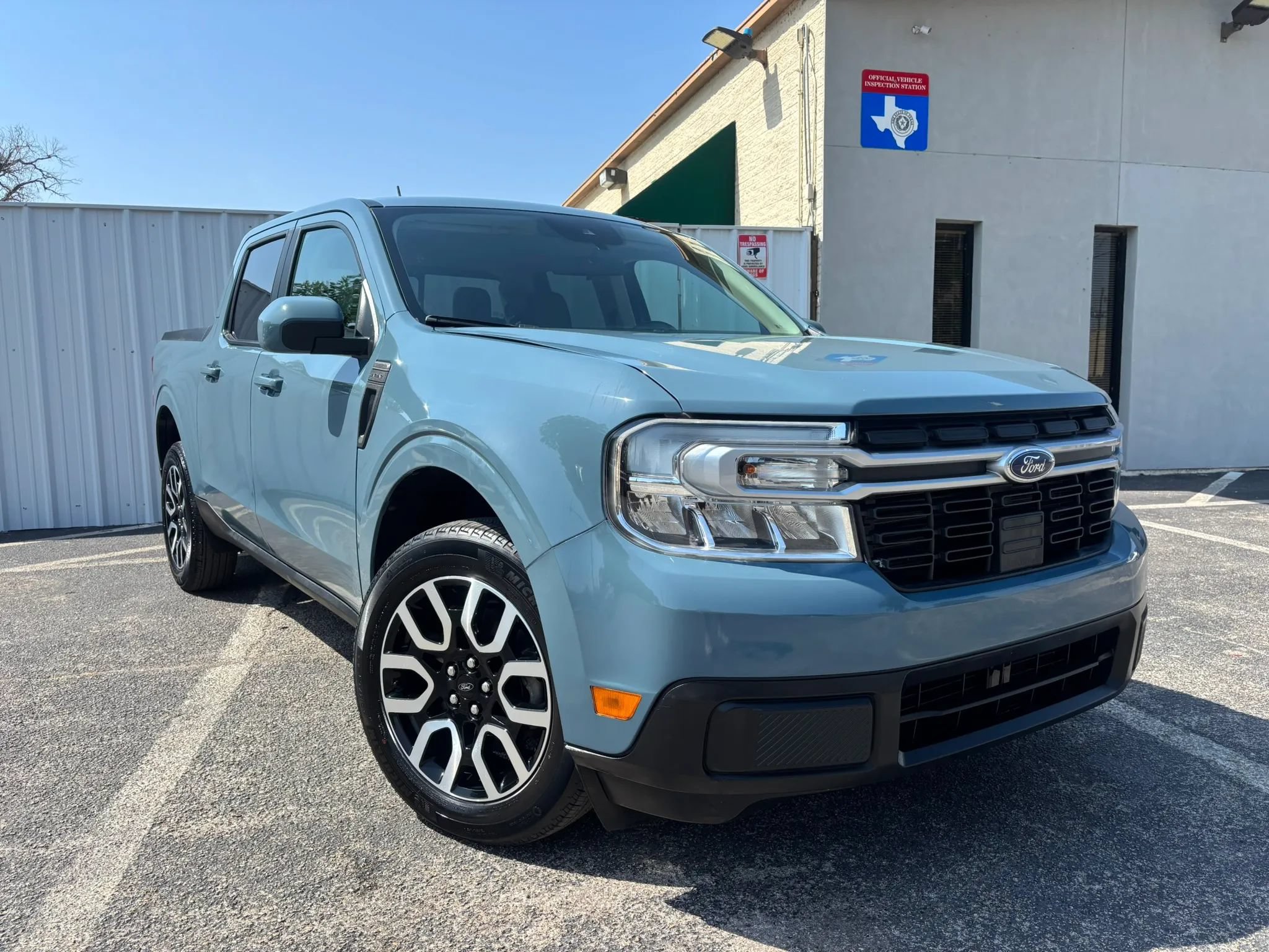 Used 2023 Ford Maverick Lariat w/ Lariat Luxury Package FWD image 8