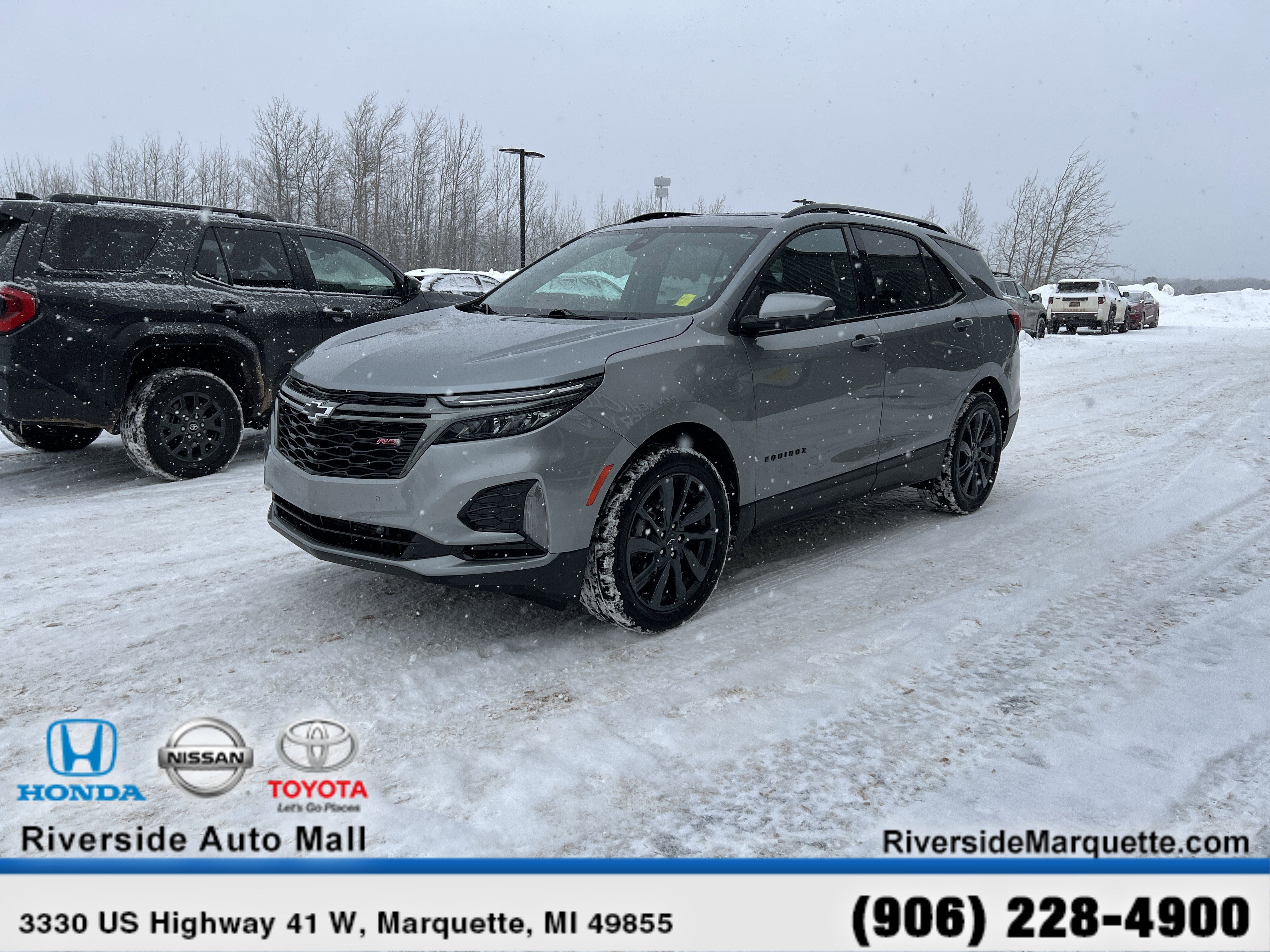 Used 2024 Chevrolet Equinox RS w/ RS Leather Package image 3