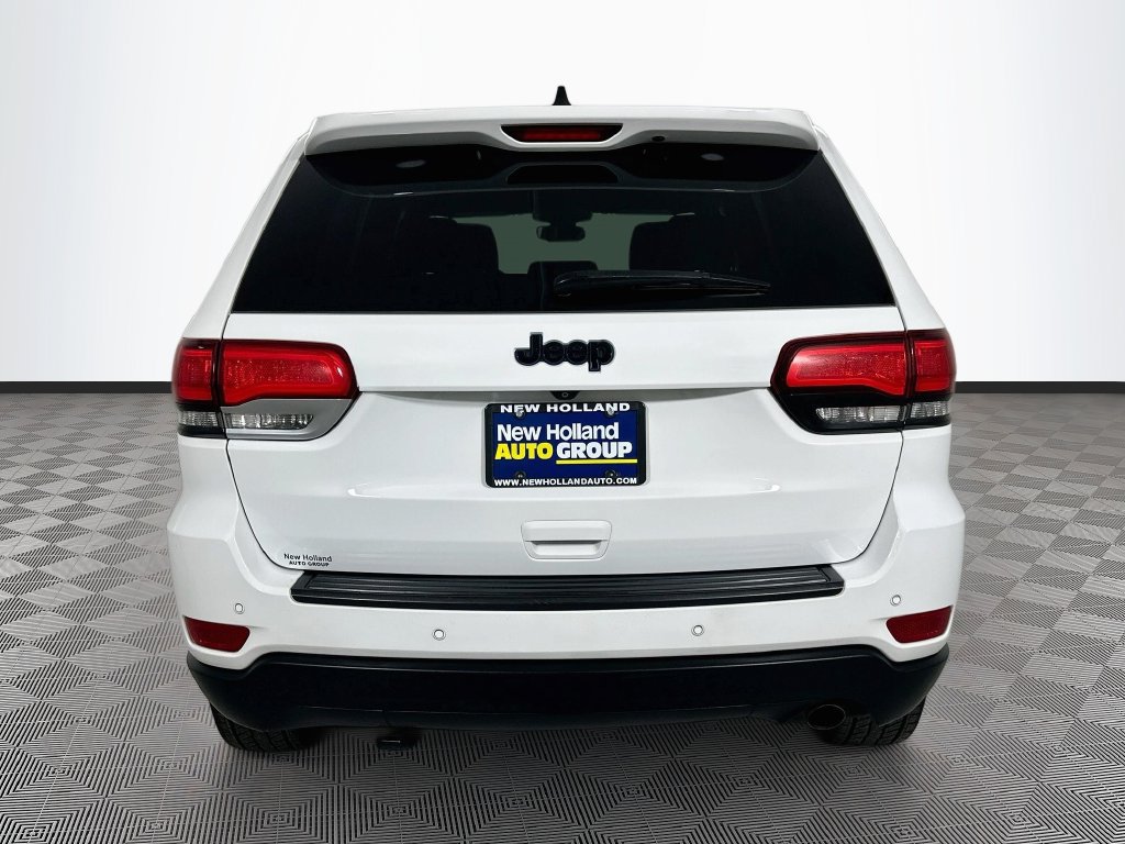 Used 2019 Jeep Grand Cherokee Laredo AWD/4WD image 9