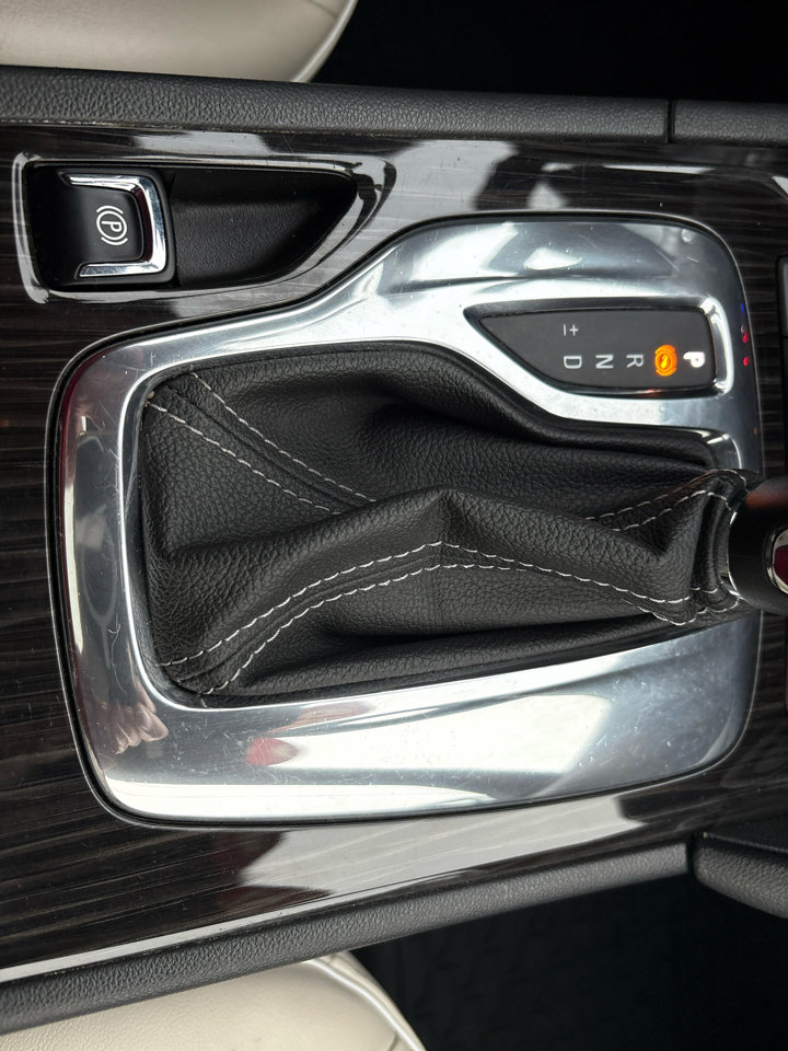 Used 2019 Buick Regal Avenir w/ Driver Confidence Package II image 13