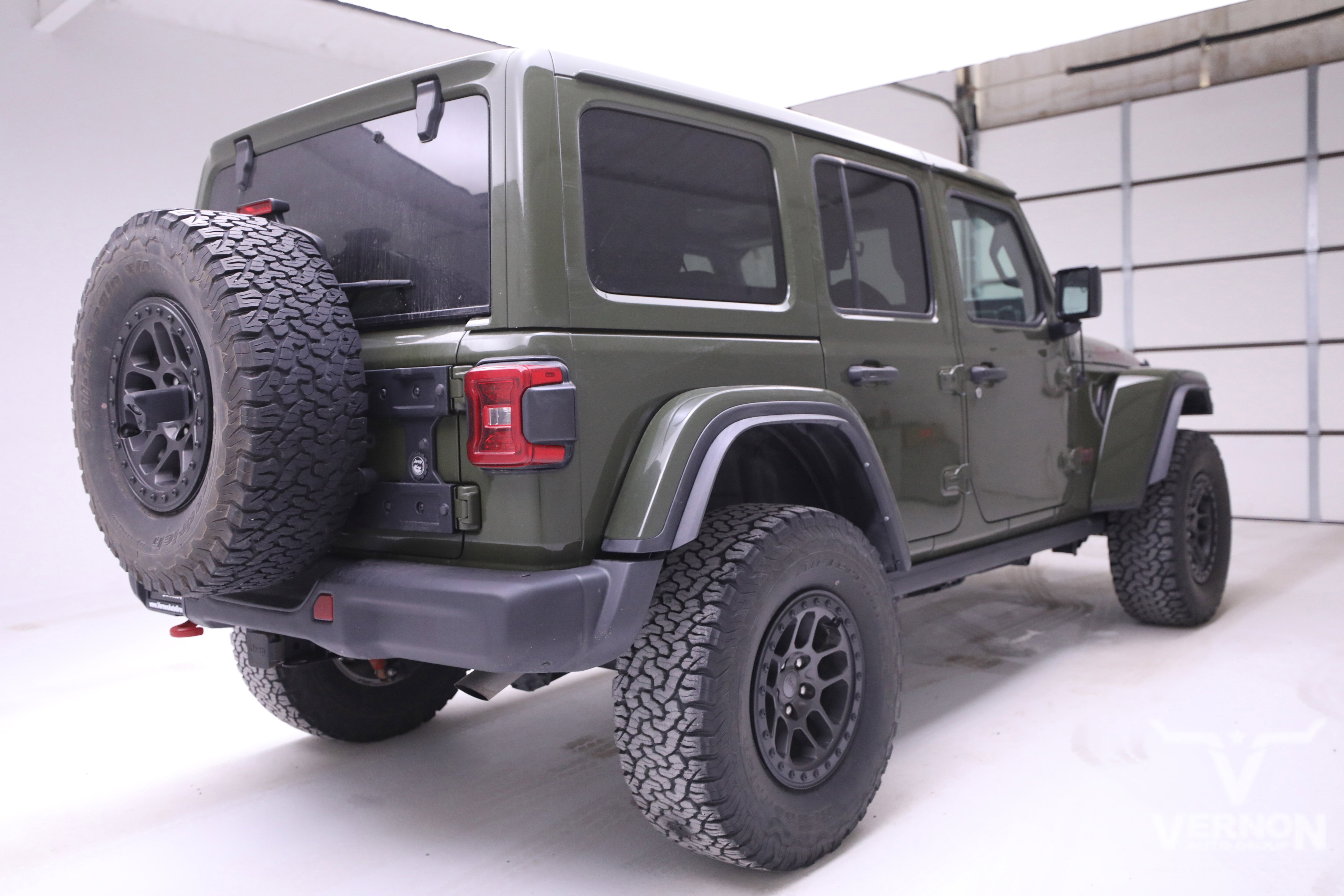 Used 2022 Jeep Wrangler Unlimited Rubicon w/ Xtreme Recon 35" Tire Package image 4