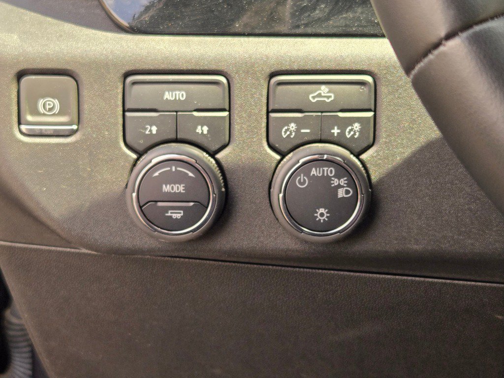 Certified 2024 Chevrolet Silverado 1500 LT AWD/4WD image 28