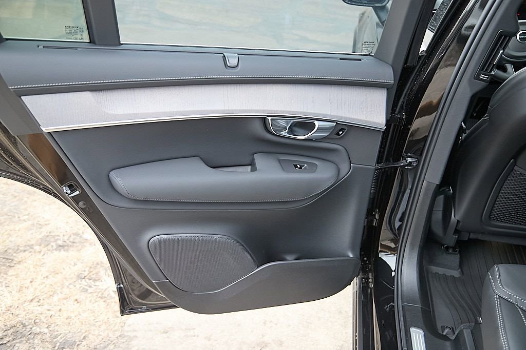 New 2026 Volvo XC90 T8 Ultra w/ Protection Package AWD/4WD image 18