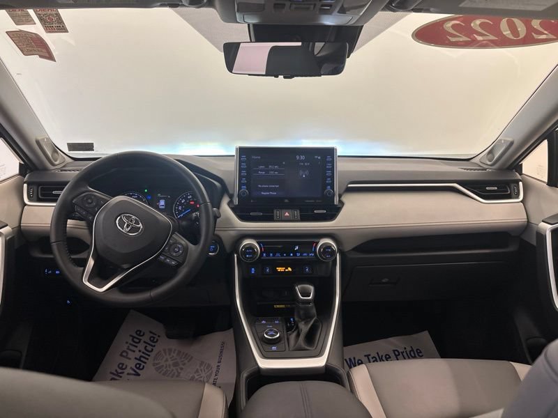 Used 2022 Toyota RAV4 XLE Premium AWD/4WD image 21