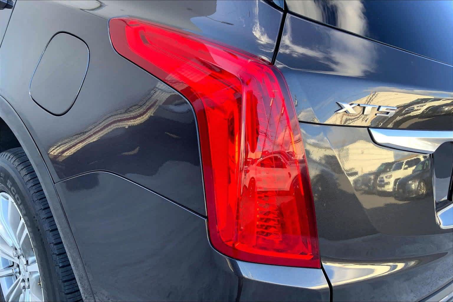 Used 2019 Cadillac XT5 Luxury FWD image 32