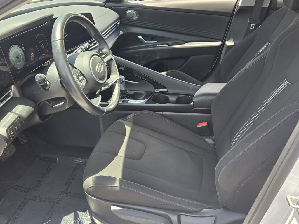 Certified 2024 Hyundai Elantra SEL w/ Convenience Package FWD image 10