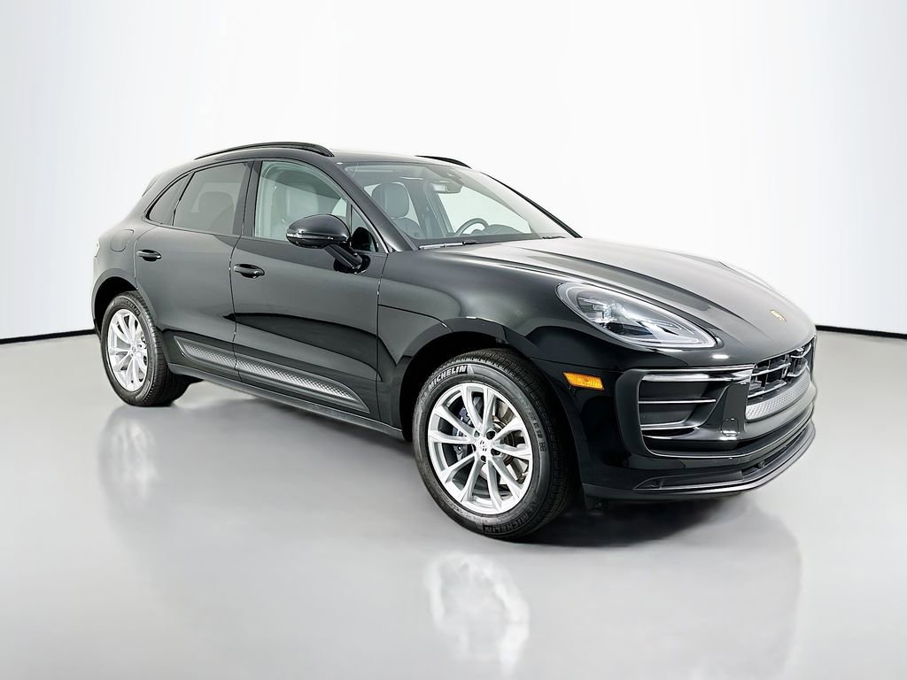 Used 2025 Porsche Macan image 7
