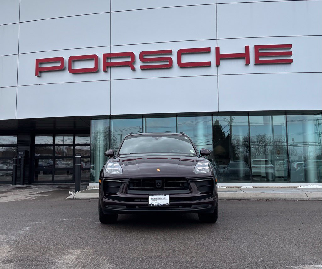 Certified 2026 Porsche Macan AWD/4WD image 6