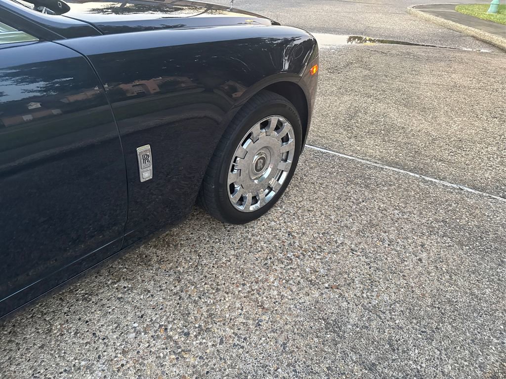 Used 2015 Rolls-Royce Ghost image 28