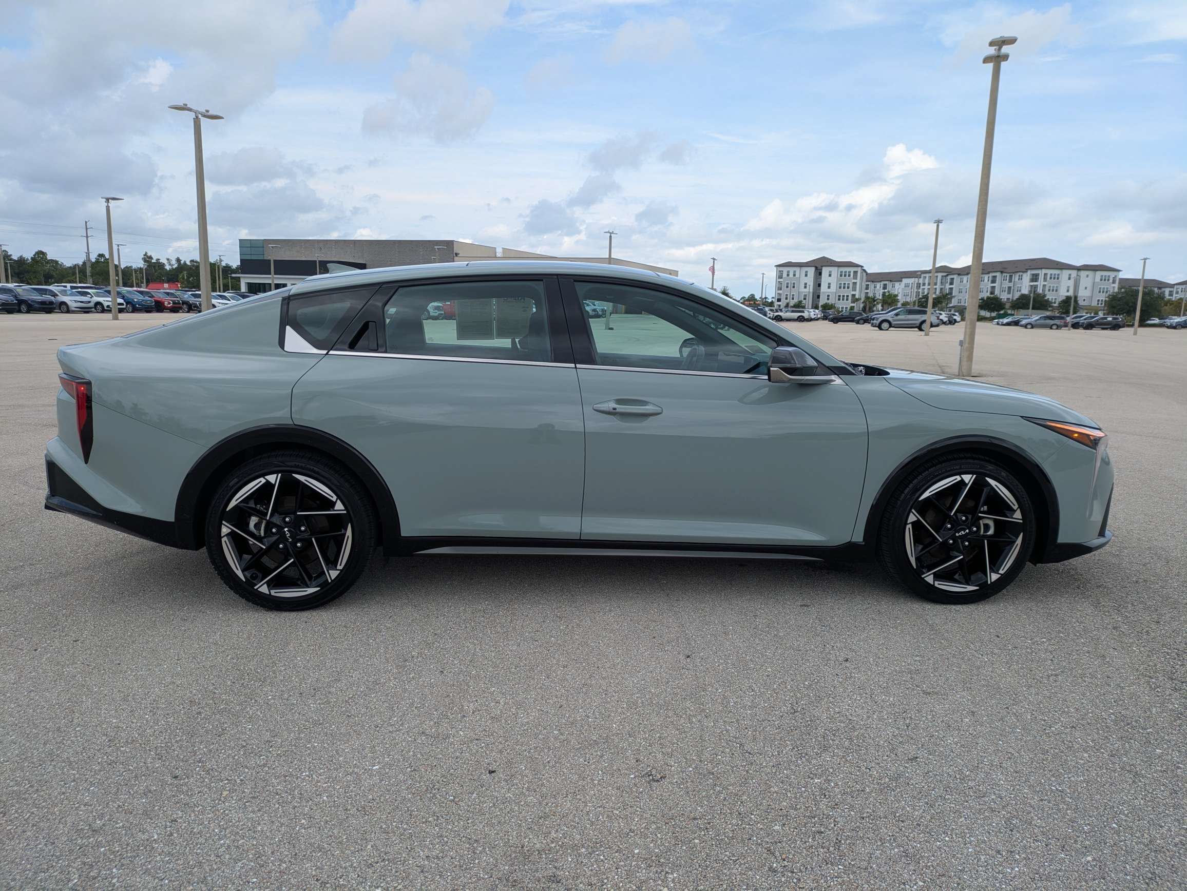 Certified 2025 Kia K4 GT-Line w/ GT-Line Sunroof Package FWD image 4