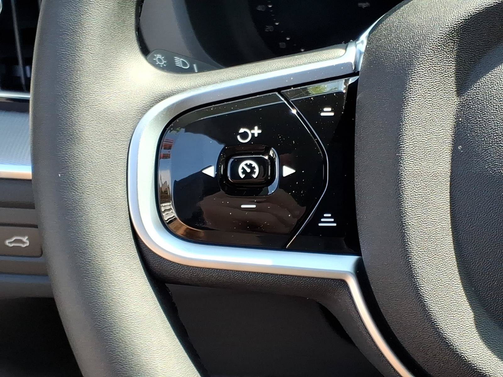 New 2026 Volvo XC60 T8 Ultra w/ Climate Package AWD/4WD image 21