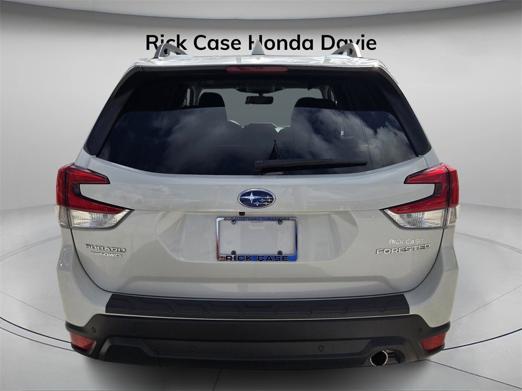 Used 2023 Subaru Forester Limited image 6