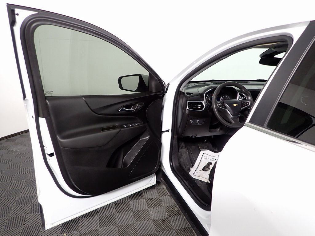 Used 2023 Chevrolet Equinox LT w/ LPO, Floor Liner Package image 16
