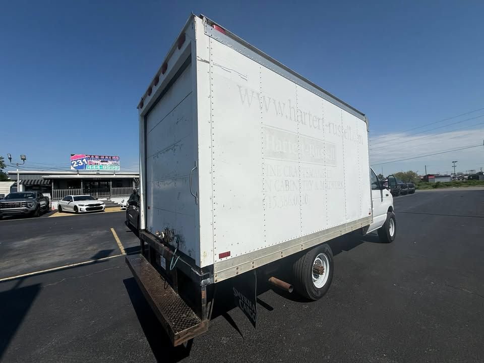 Used 2006 Ford E-350 and Econoline 350 Super Duty RWD image 3