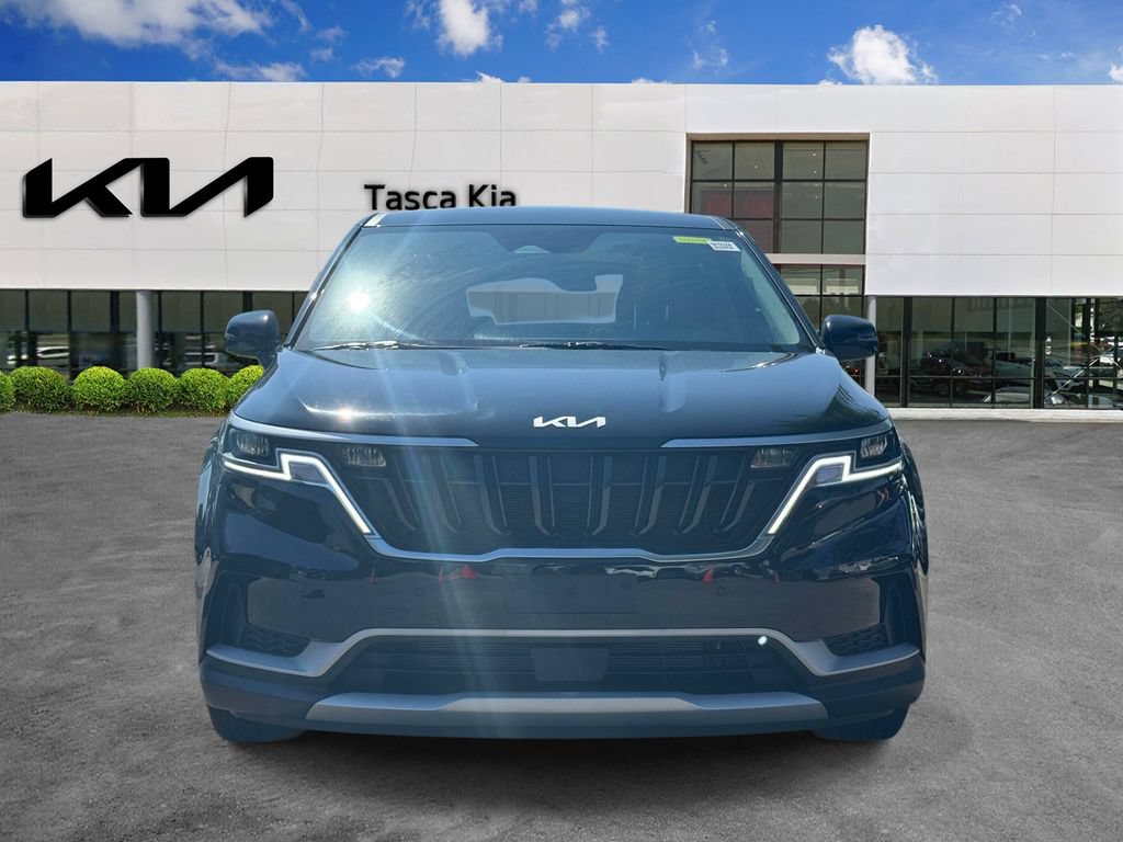 Used 2024 Kia Carnival EX FWD image 2