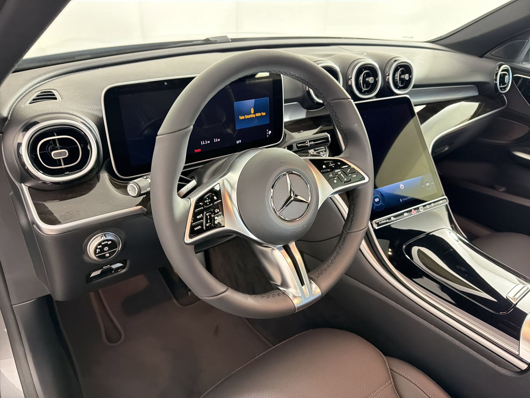 Used 2026 Mercedes-Benz C 300 4MATIC Sedan image 4
