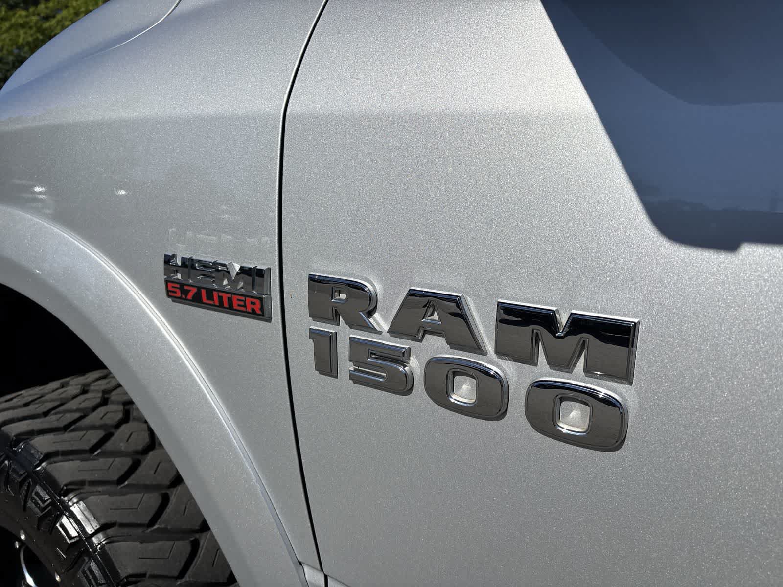 Used 2016 RAM 1500 Laramie w/ Convenience Group AWD/4WD image 5
