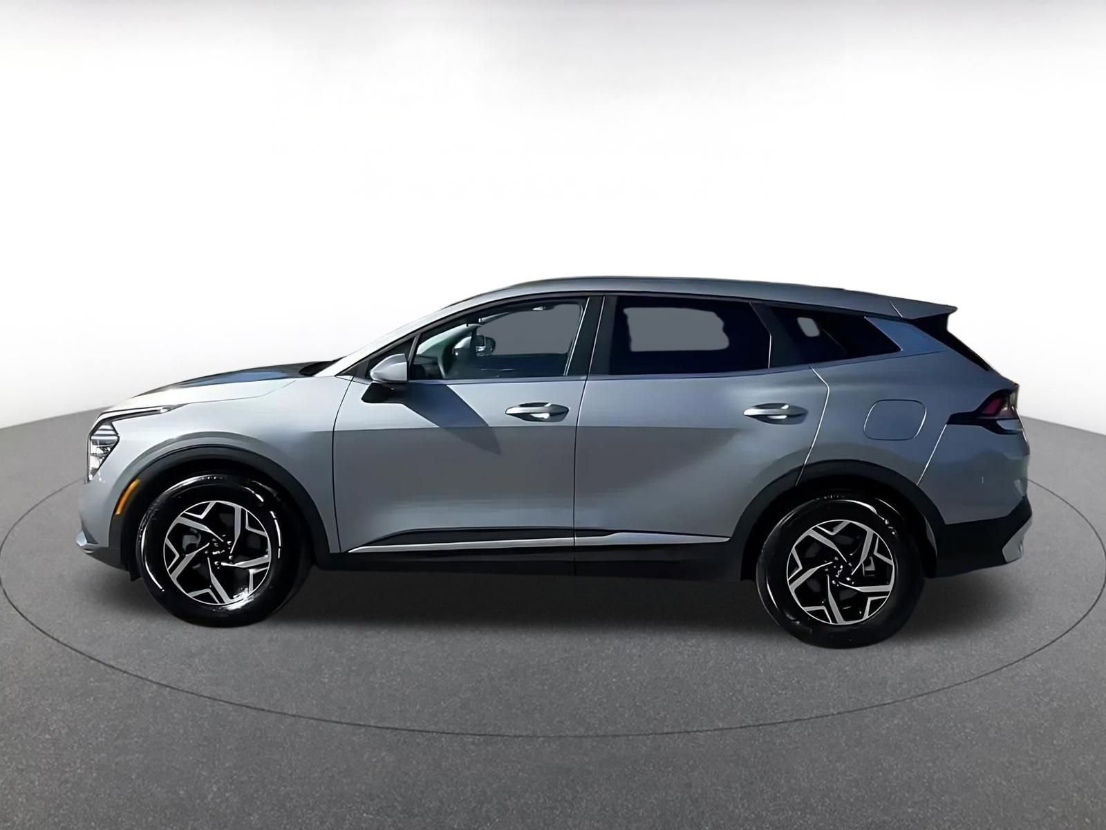 Used 2025 Kia Sportage LX image 10