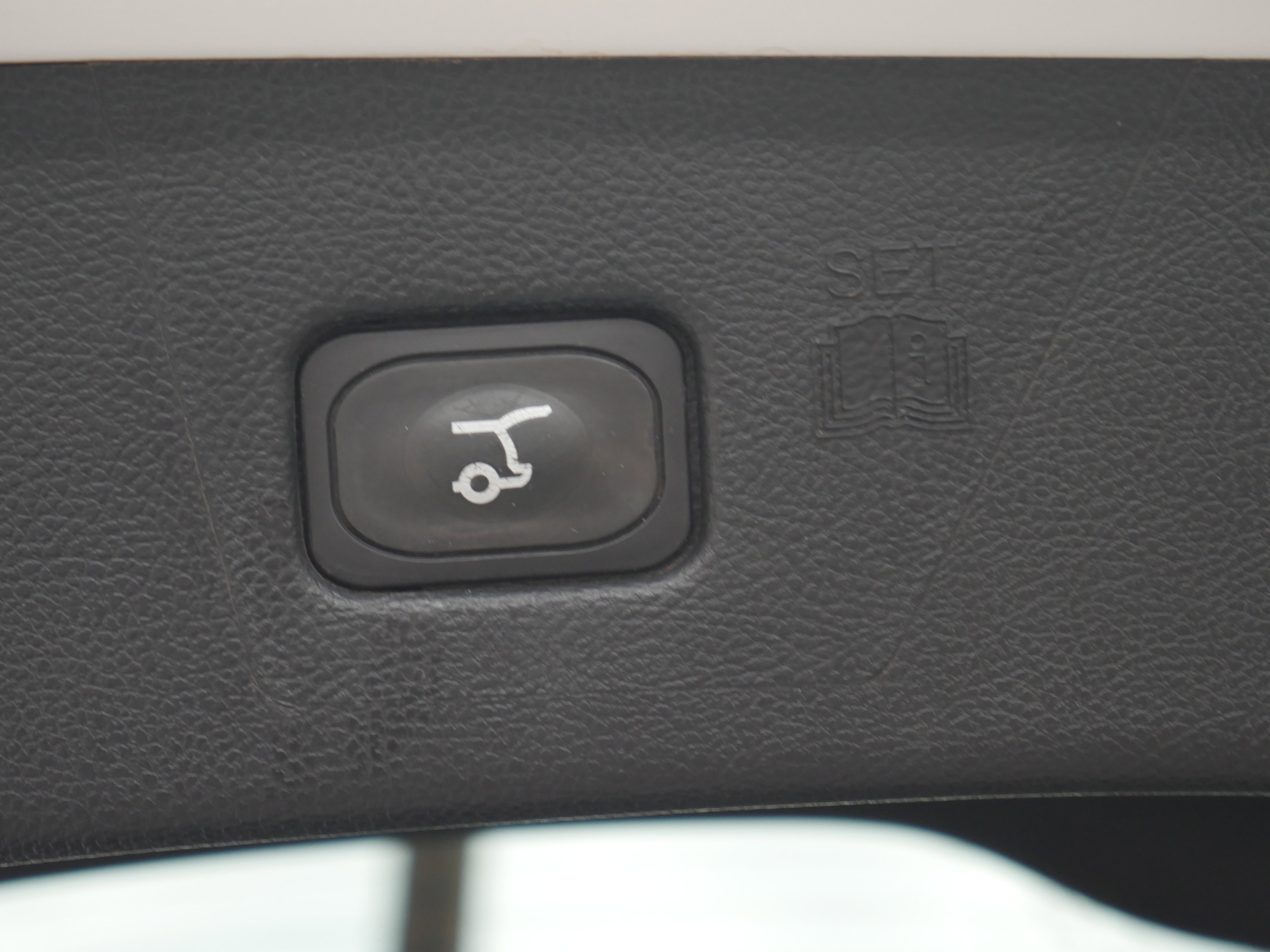 Used 2024 Ford Edge SEL w/ Convenience Package image 29