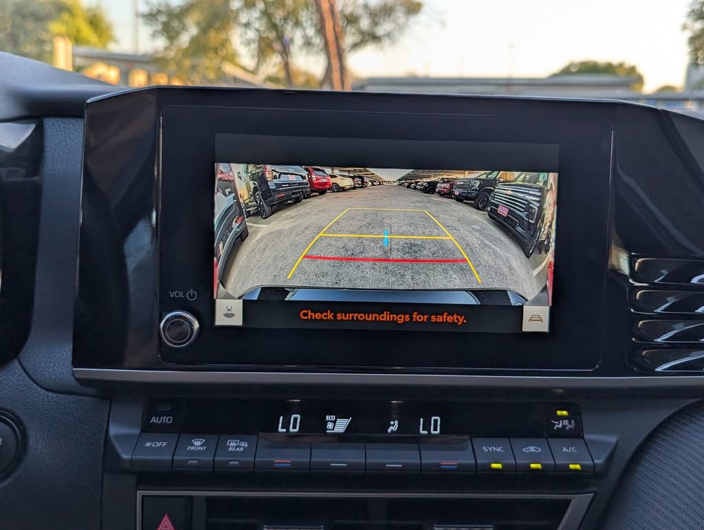 Used 2025 Toyota Camry SE FWD image 7