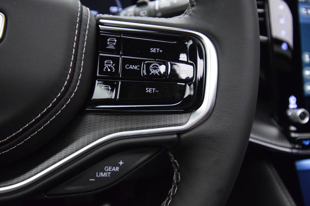 New 2026 Jeep Grand Wagoneer Summit AWD/4WD image 28