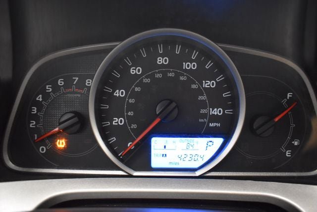 Used 2014 Toyota RAV4 XLE AWD/4WD image 26