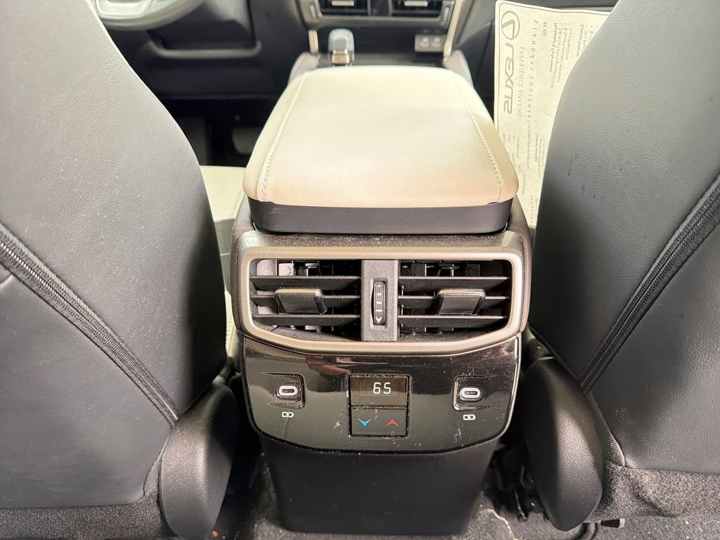 Used 2024 Lexus RX 350 FWD w/ Technology Package image 18