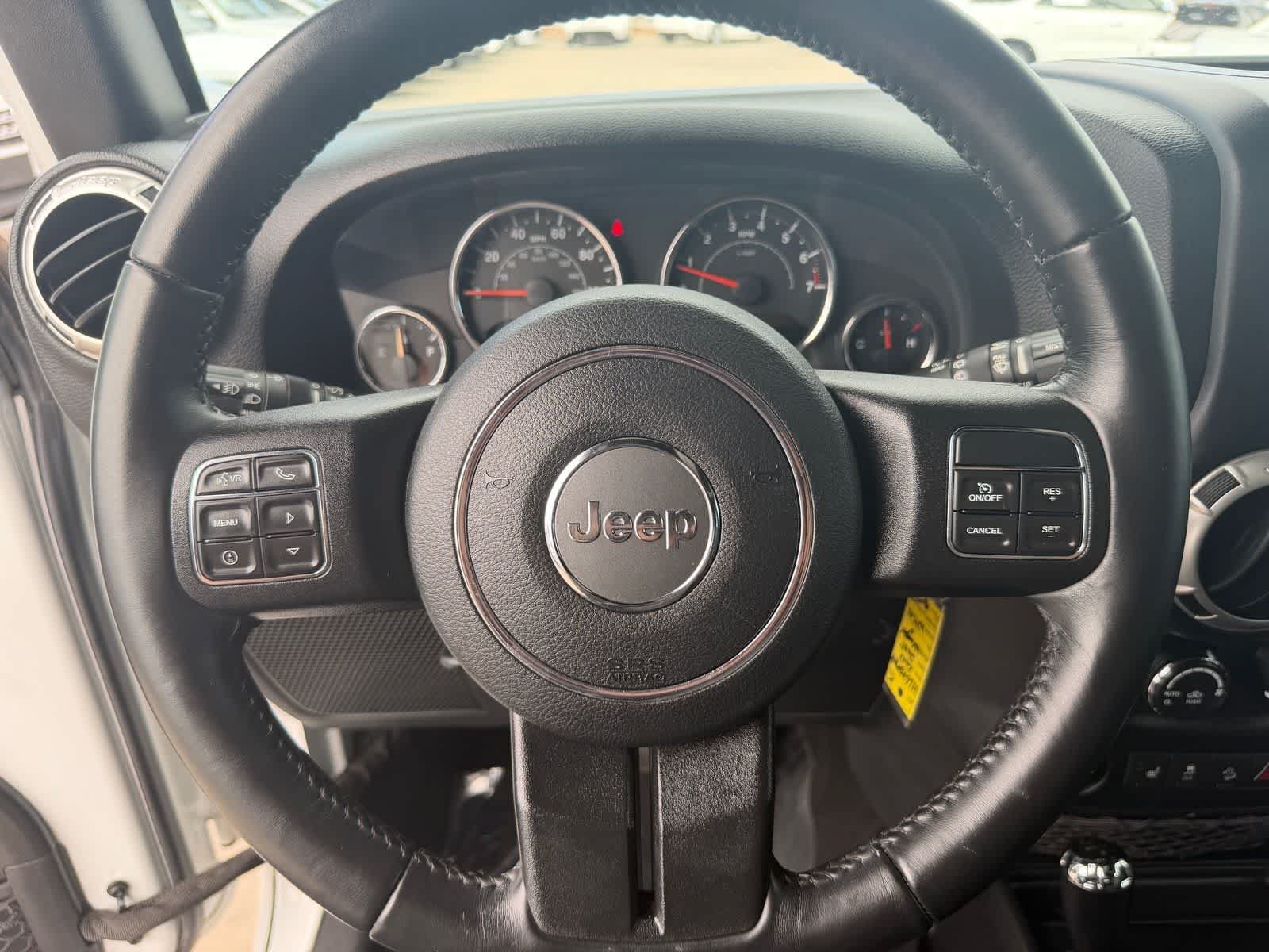 Used 2017 Jeep Wrangler Unlimited Rubicon w/ Connectivity Group AWD/4WD image 18