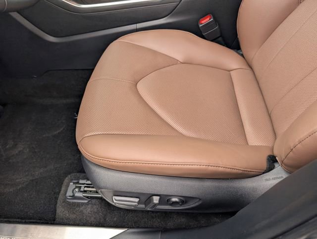 Used 2025 Toyota Highlander Limited image 22