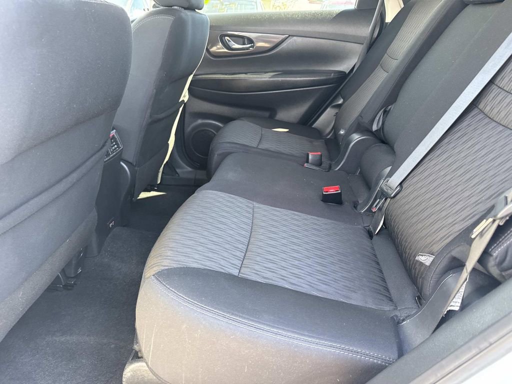 Used 2019 Nissan Rogue SV w/ Premium Package image 15