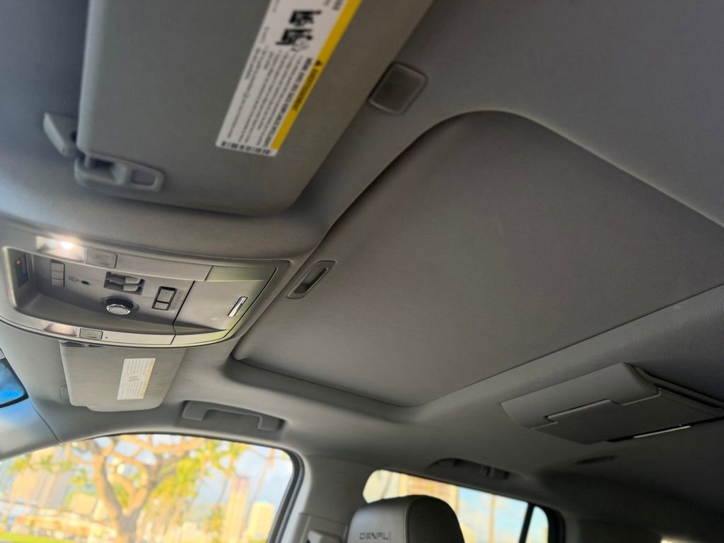 Used 2017 GMC Yukon Denali w/ Open Road Package image 19