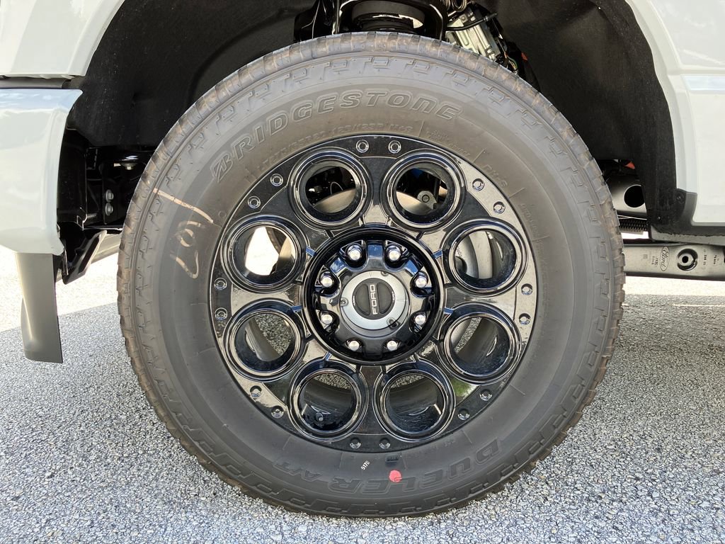 New 2026 Ford F250 Lariat w/ Black Appearance Package image 13