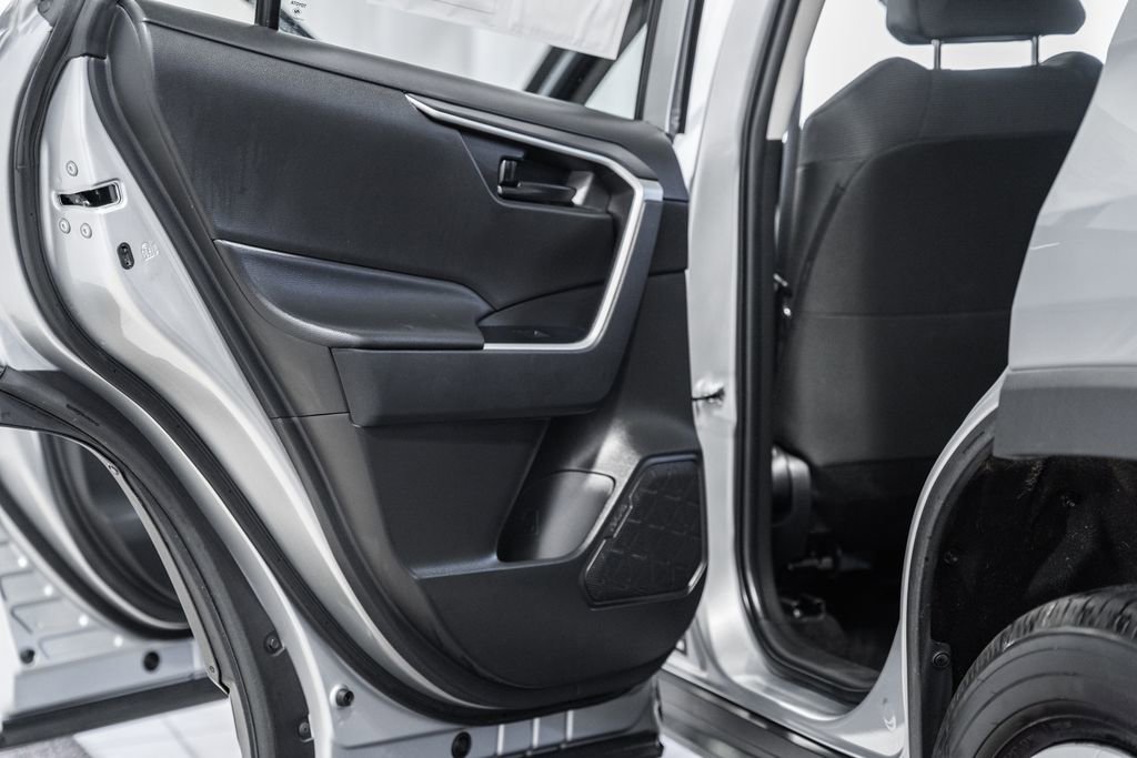 Used 2025 Toyota RAV4 LE image 28