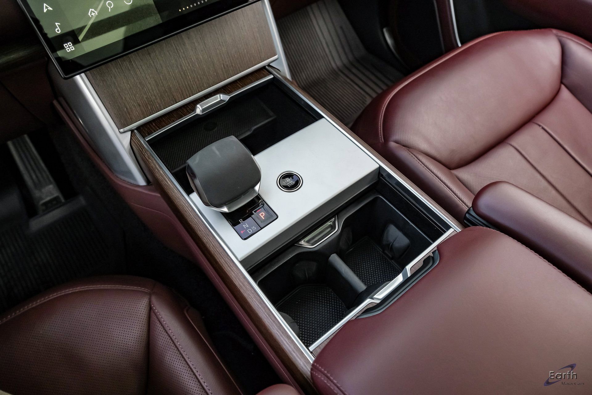 Used 2024 Land Rover Range Rover SE image 56