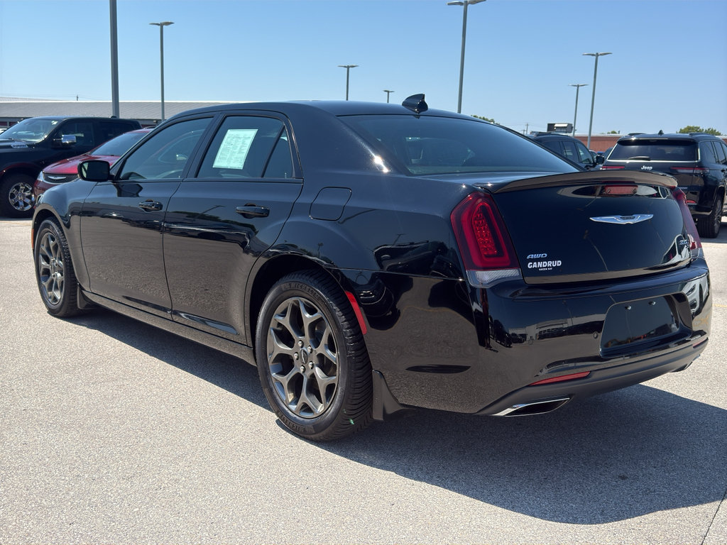 Used 2018 Chrysler 300 S w/ 300S Premium Group AWD/4WD image 5