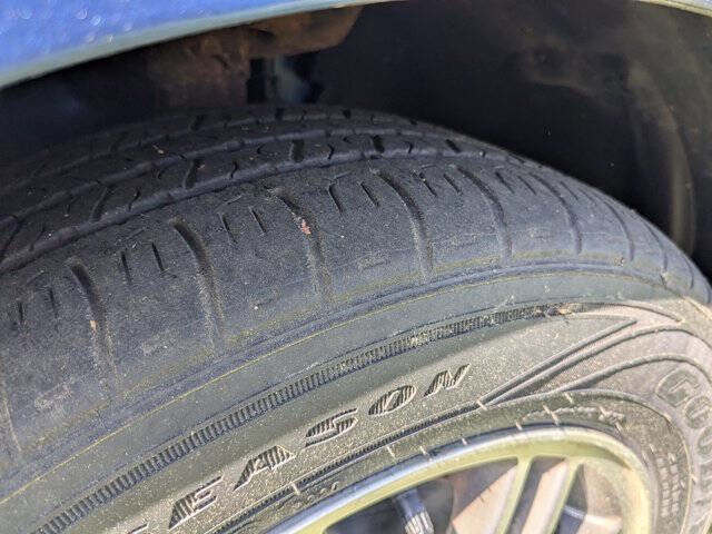 Used 2010 Ford Focus SE FWD image 11
