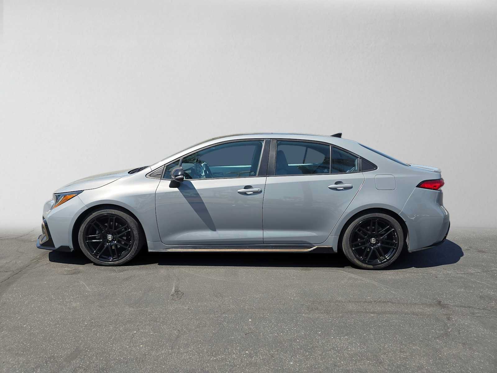Used 2022 Toyota Corolla SE w/ Carpet Mat Package (TMS) FWD image 6
