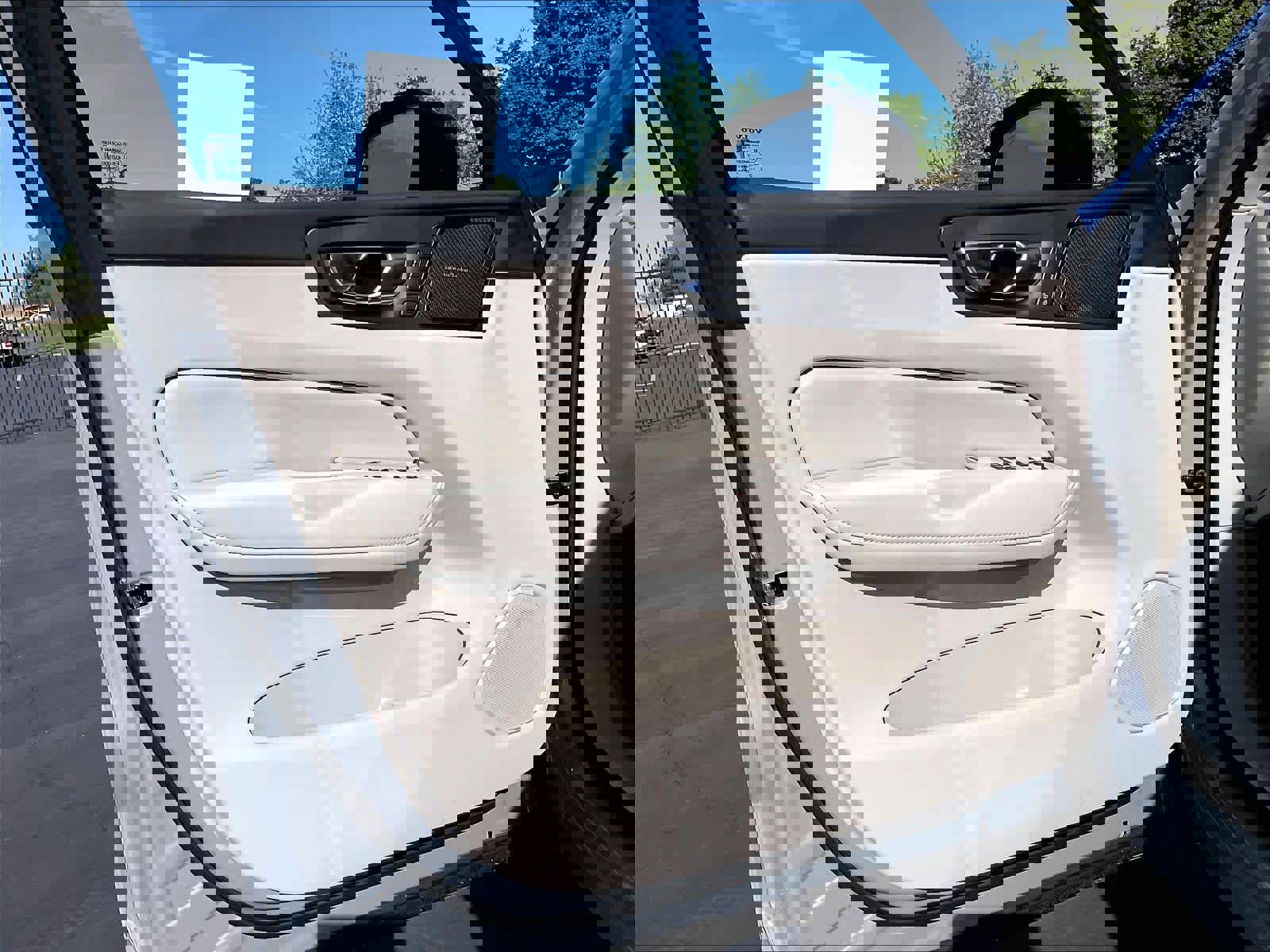 New 2026 Volvo XC60 B5 Ultra w/ Protection Package Premier image 24