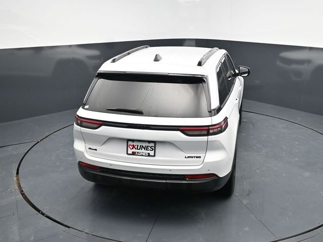 Used 2023 Jeep Grand Cherokee Limited w/ Black Appearance Package image 38