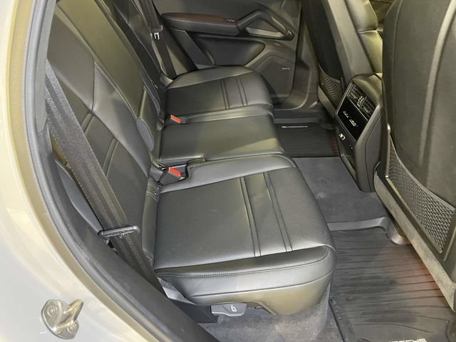 Certified 2025 Porsche Cayenne GTS AWD/4WD image 23