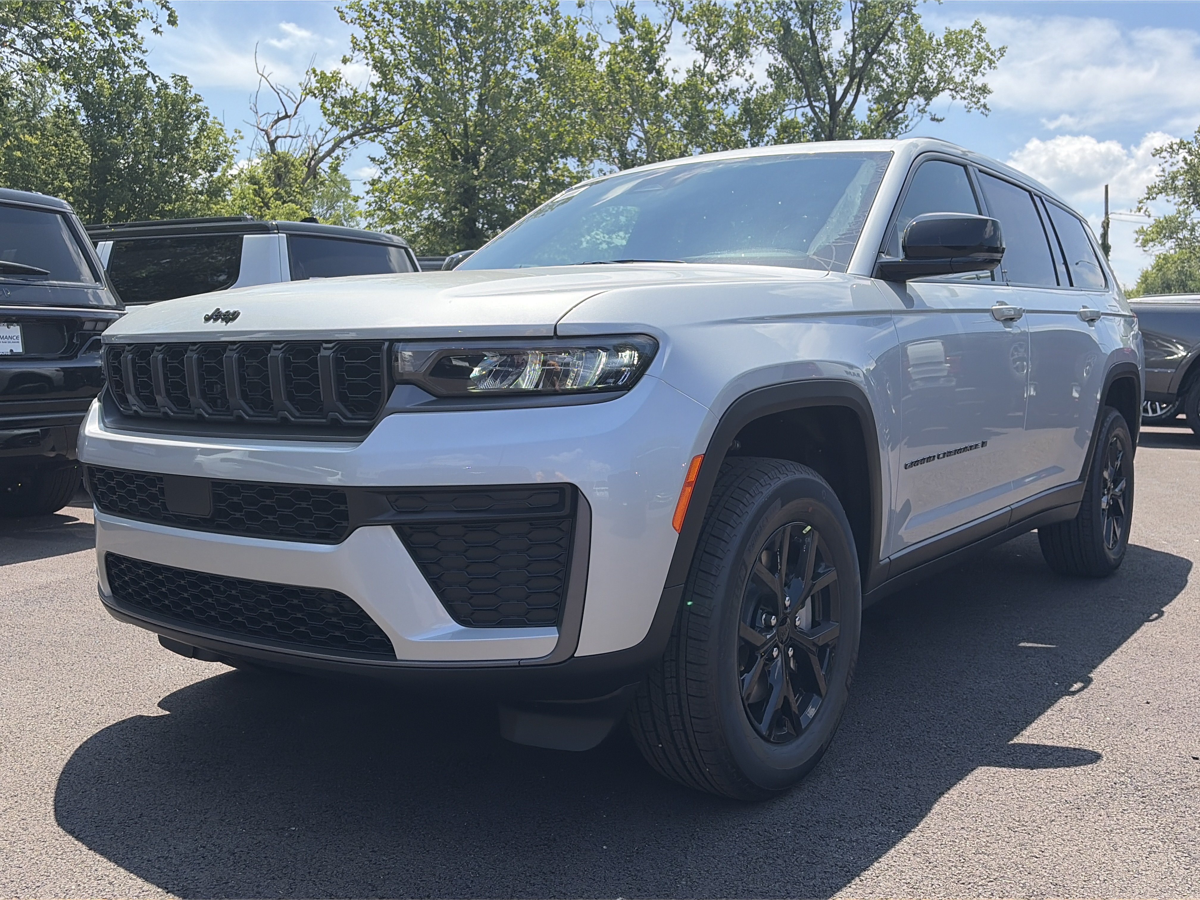 New 2026 Jeep Grand Cherokee L 4WD image 27