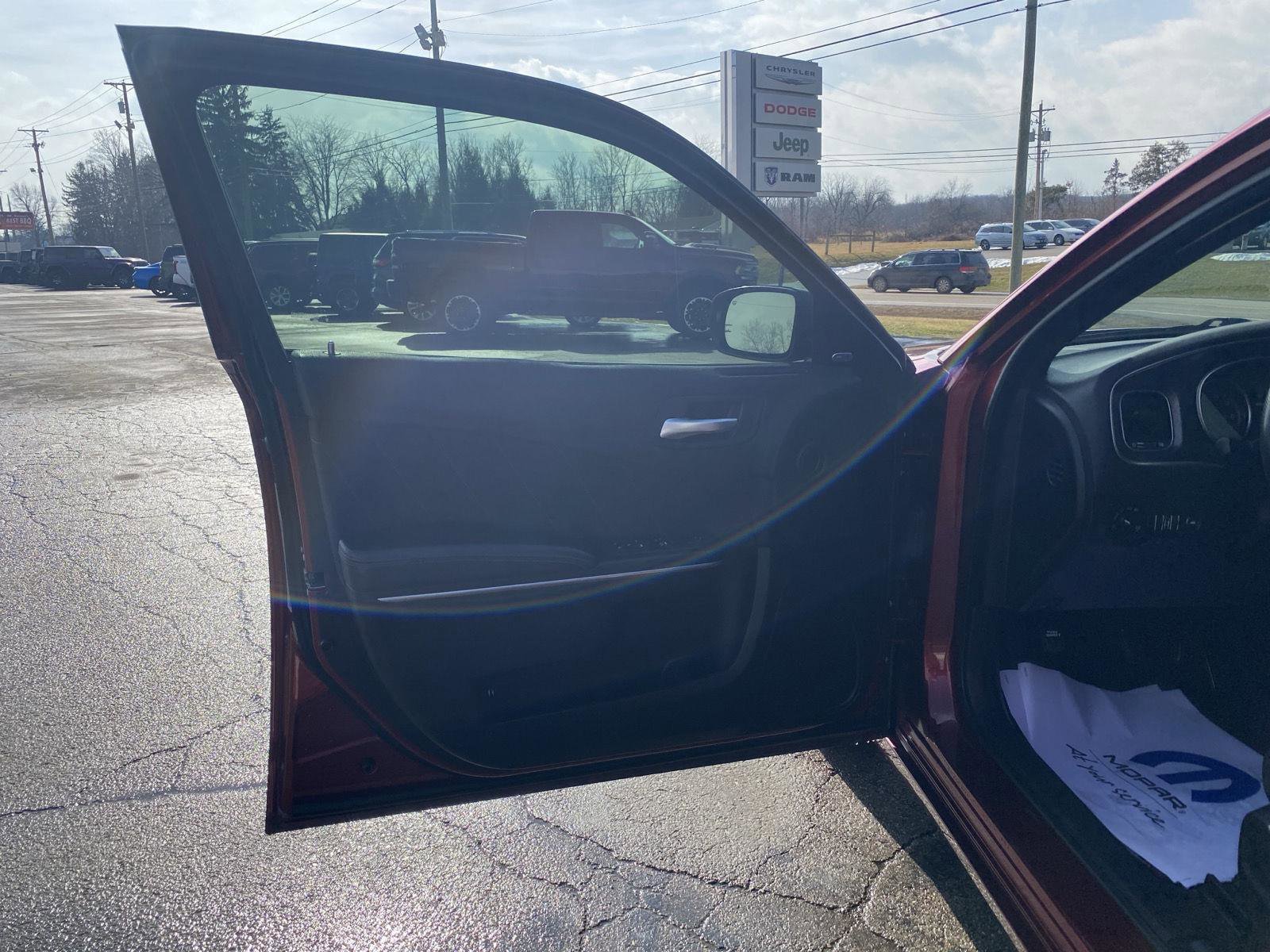 Used 2018 Dodge Charger GT image 11