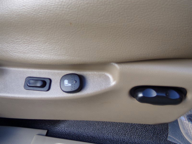 Used 2004 Ford Explorer Sport Trac XLT 4WD image 36